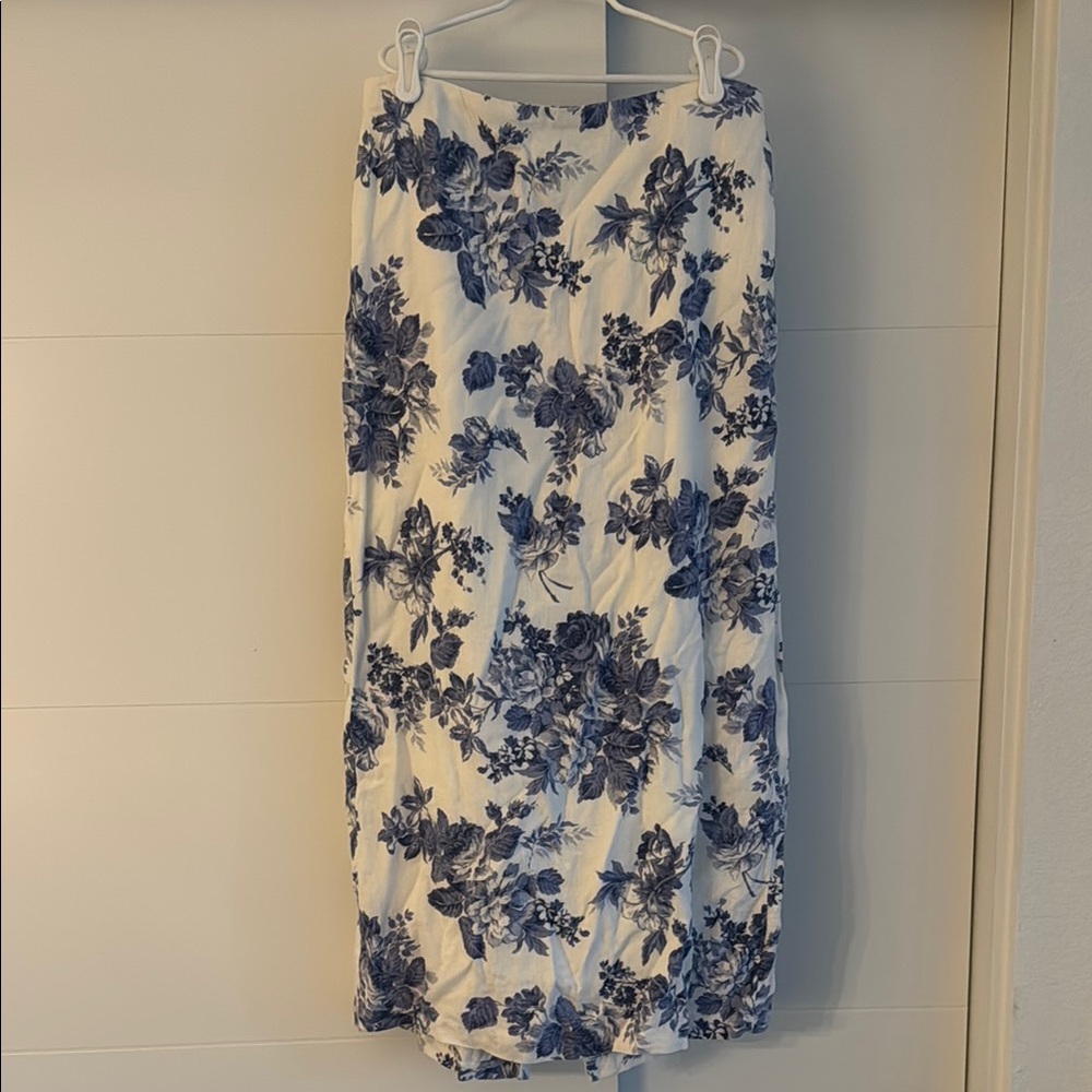 Abercrombie & Fitch White and Blue Floral Midi Skirt